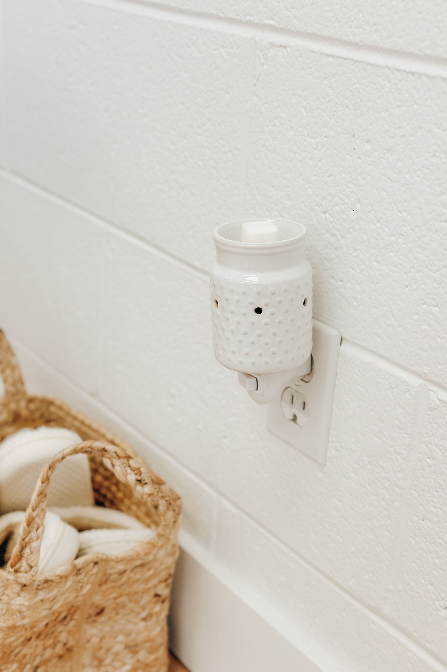 DIFFUSEUR PASTILLES DE CIRE - Mural - Hobnail - Blanc Candle warmer
