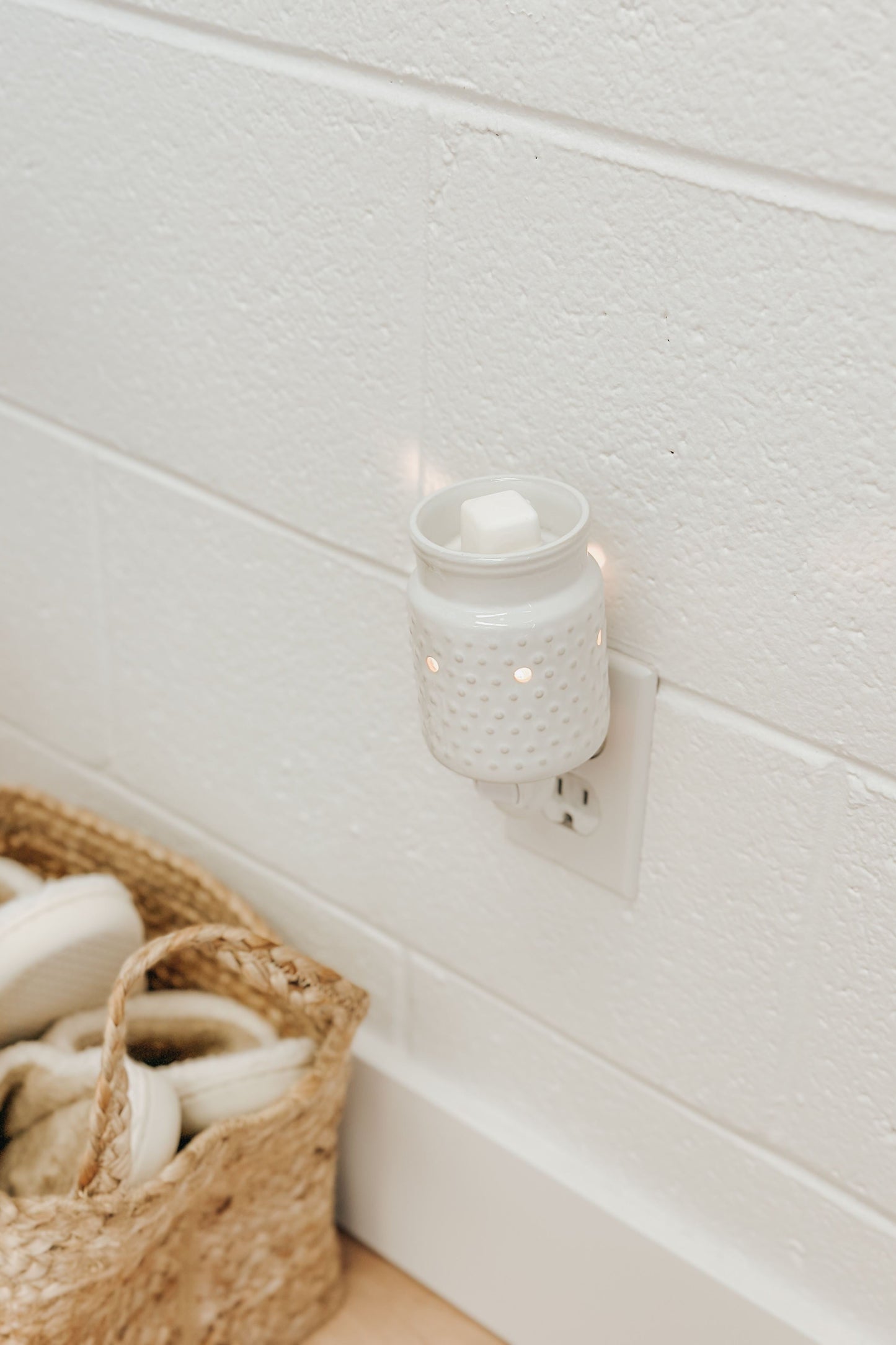 DIFFUSEUR PASTILLES DE CIRE - Mural - Hobnail - Blanc Candle warmer