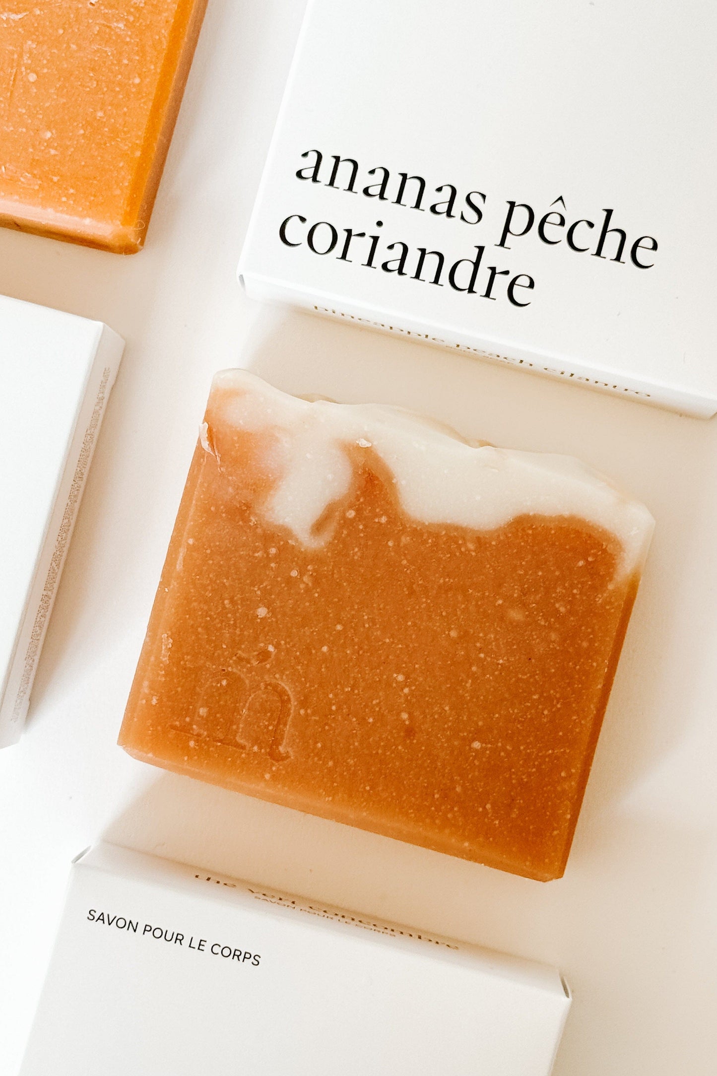 SAVON POUR LE CORPS - Ananas pêche coriandre Savons Marée - Chandelles